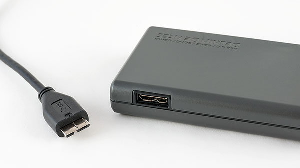Delkin Devices Universal USB 3.0 Card Reader bottom