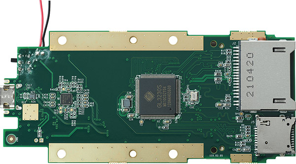 SanDisk Professional PRO-READER Multi Card Reader inside